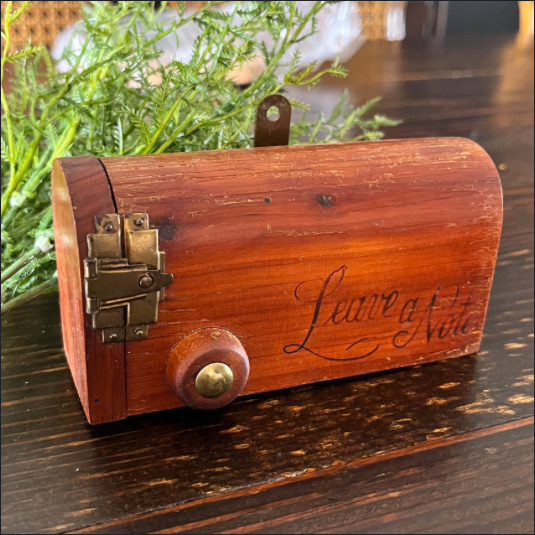 "Leave a Note" Vintage Mailbox